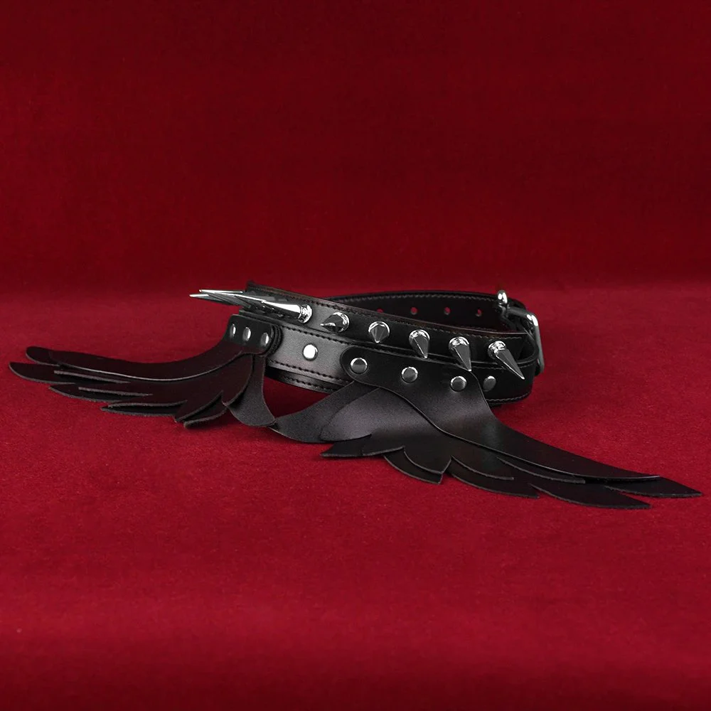 Angel Wings Leather Collar Suitable for Adult Roleplay. Available in Two Colors Also Suitable for Beginners