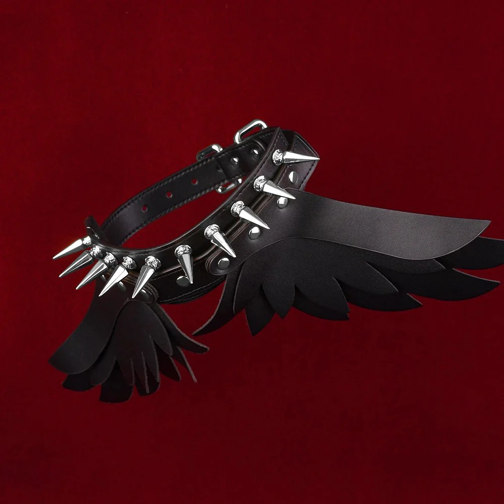 Angel Wings Leather Collar Suitable for Adult Roleplay. Available in Two Colors Also Suitable for Beginners