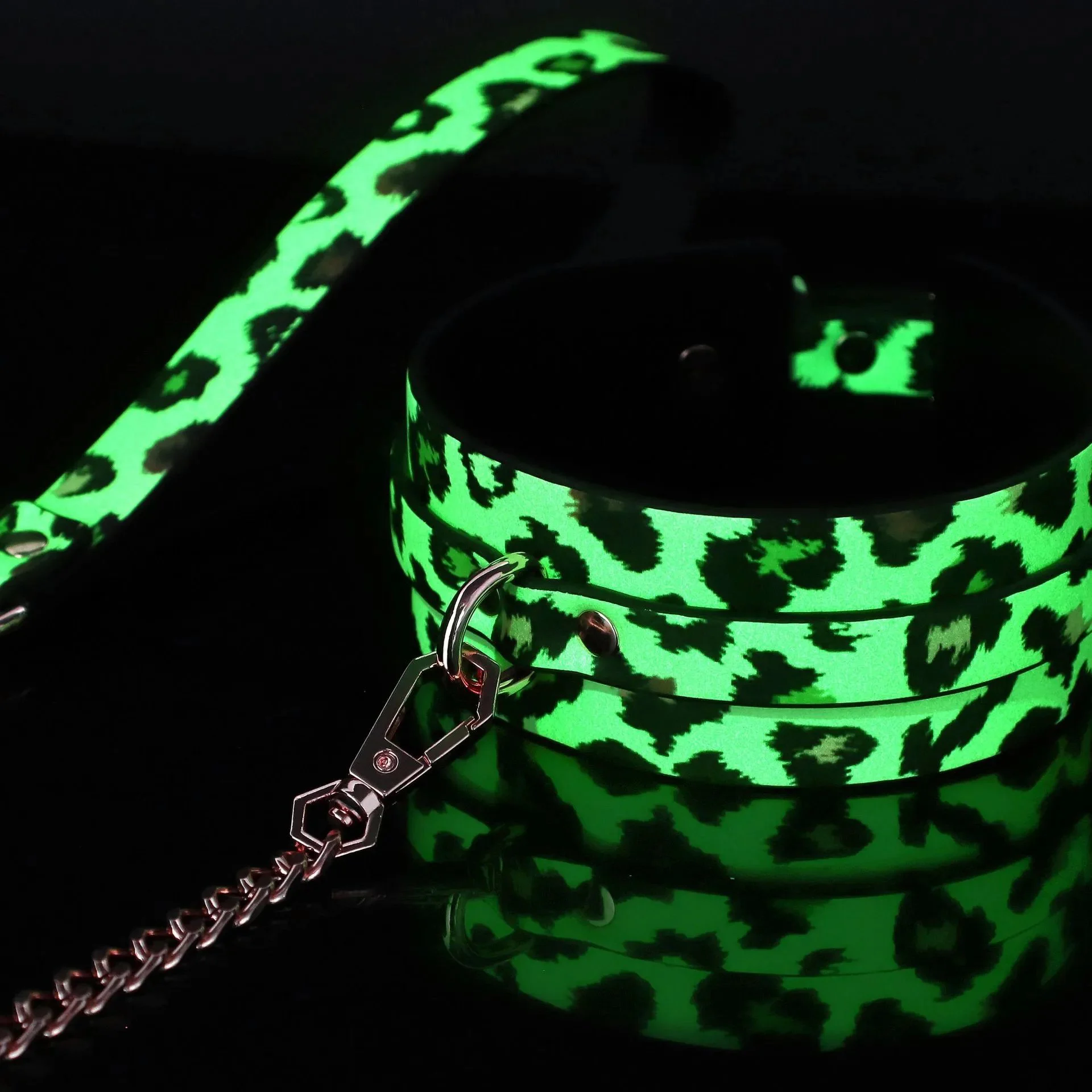 Restraints Collar Handcuffs Blindfold Leopard Glow in the Dark Bondage Kit Sex Toys 7PCS for Couples